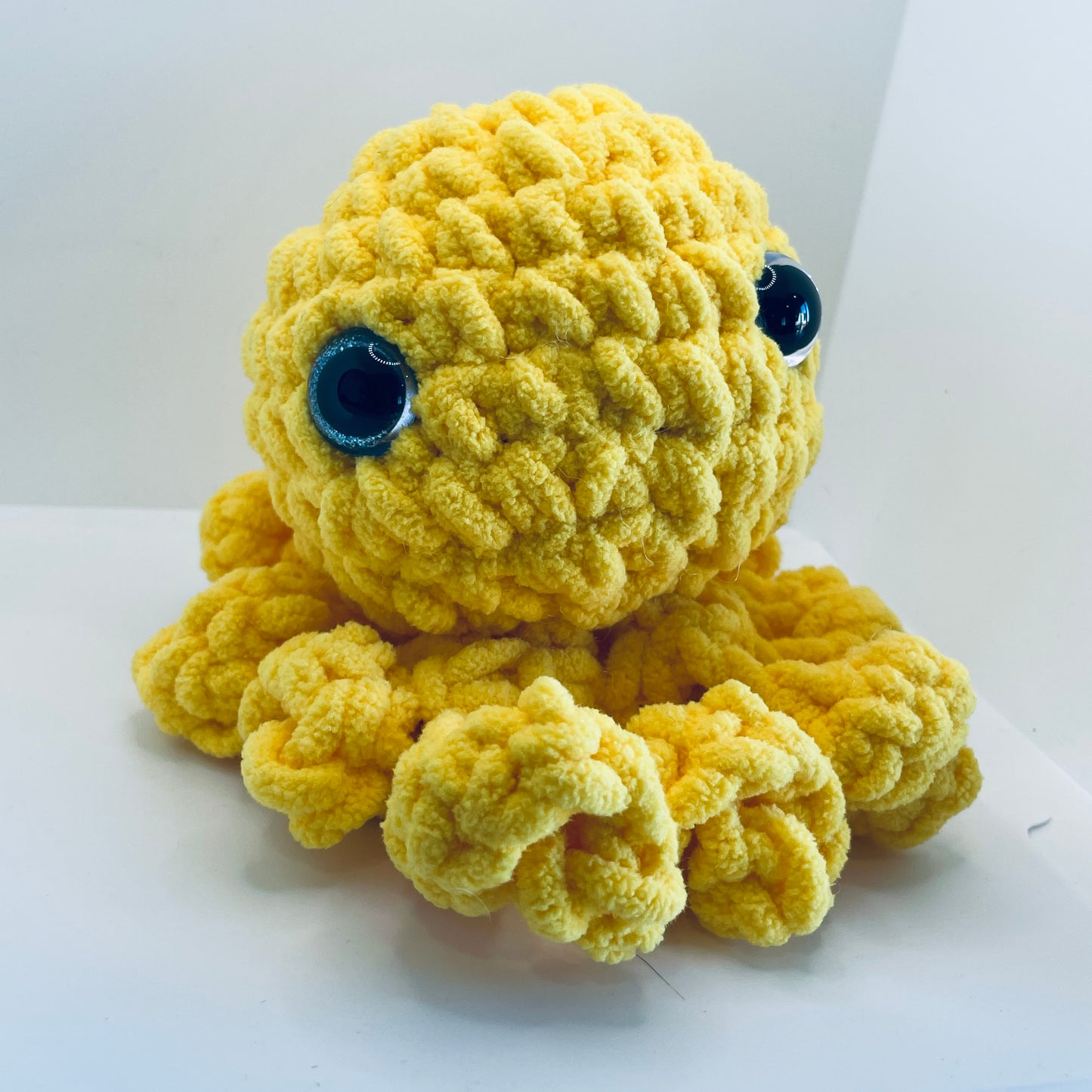 Ollie Octo - Bright Yellow