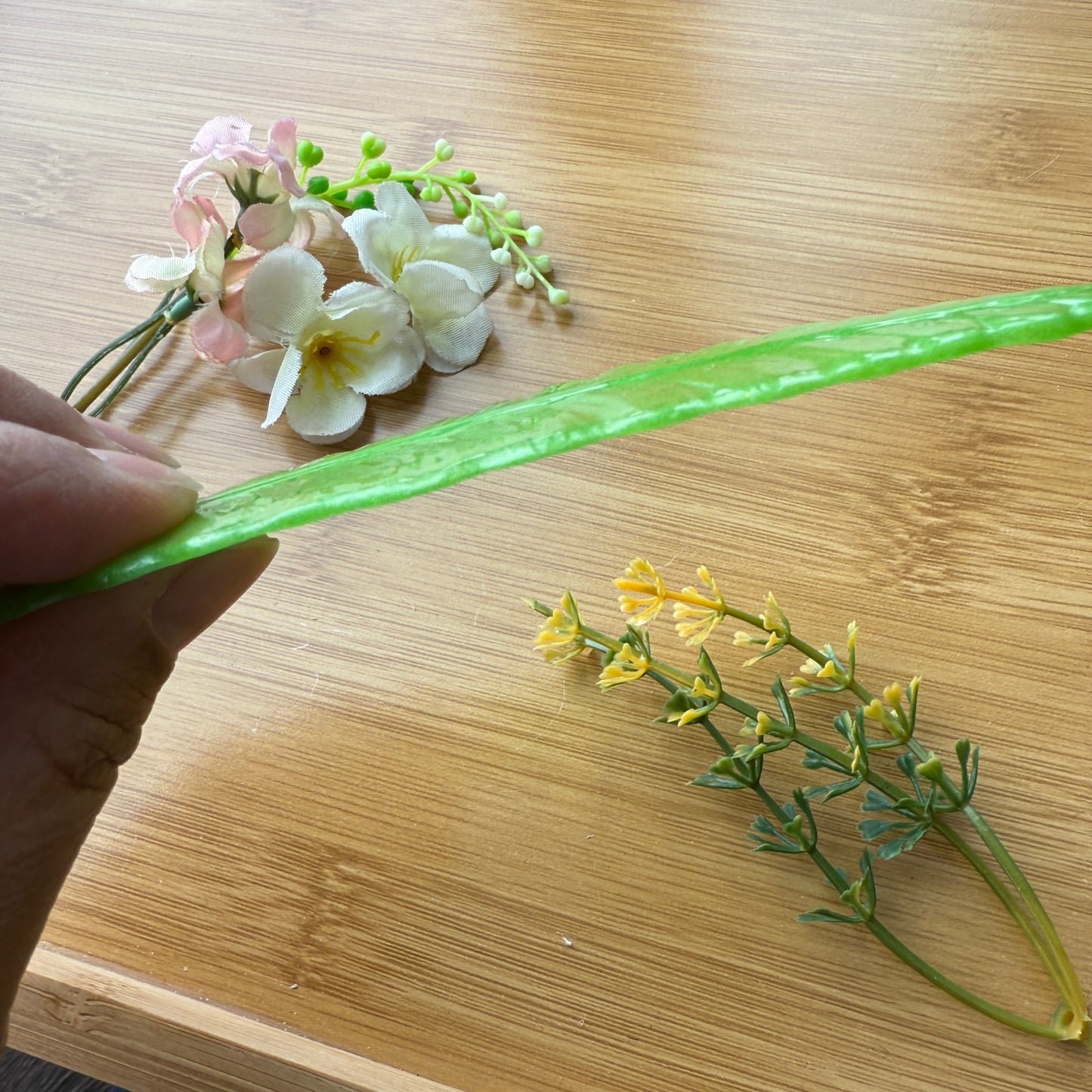 Bookmark: Resin Feather Bookmark (FBKM06)