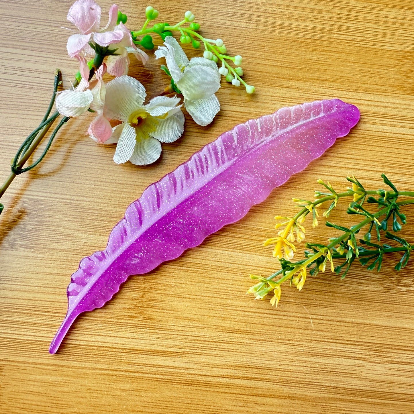 Bookmark: Resin Feather Bookmark (FBKM11)