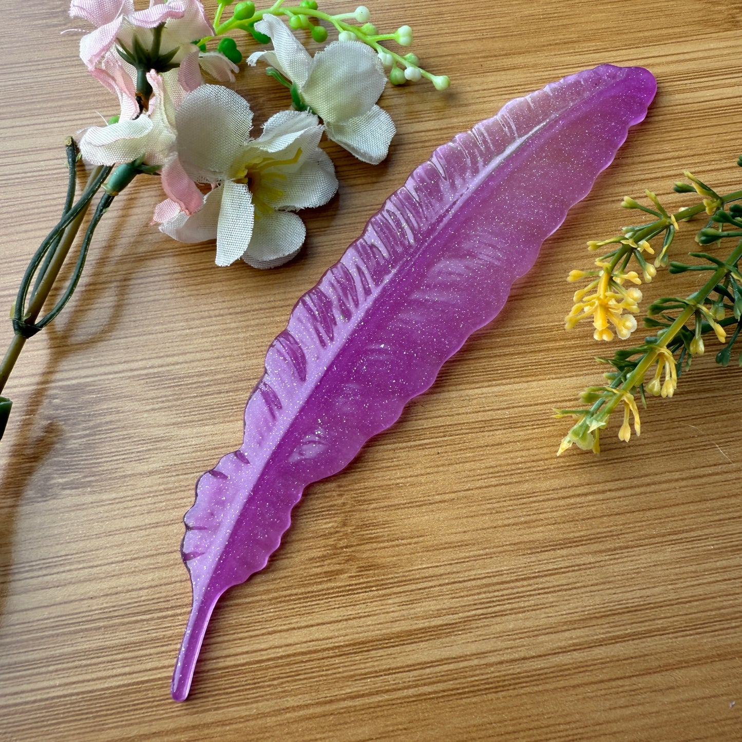 Bookmark: Resin Feather Bookmark (FBKM11)