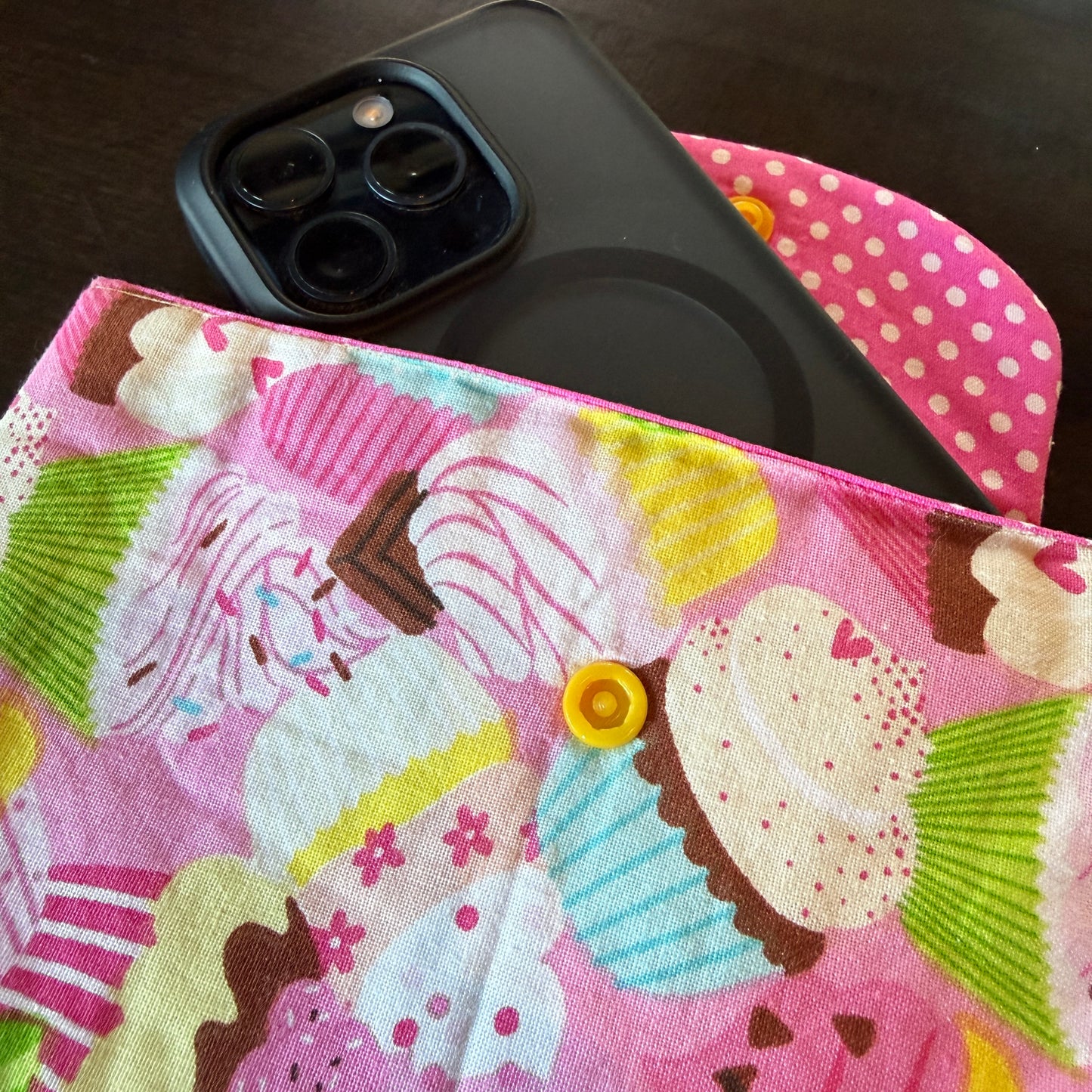 Cellphone Pouch - Cupcake