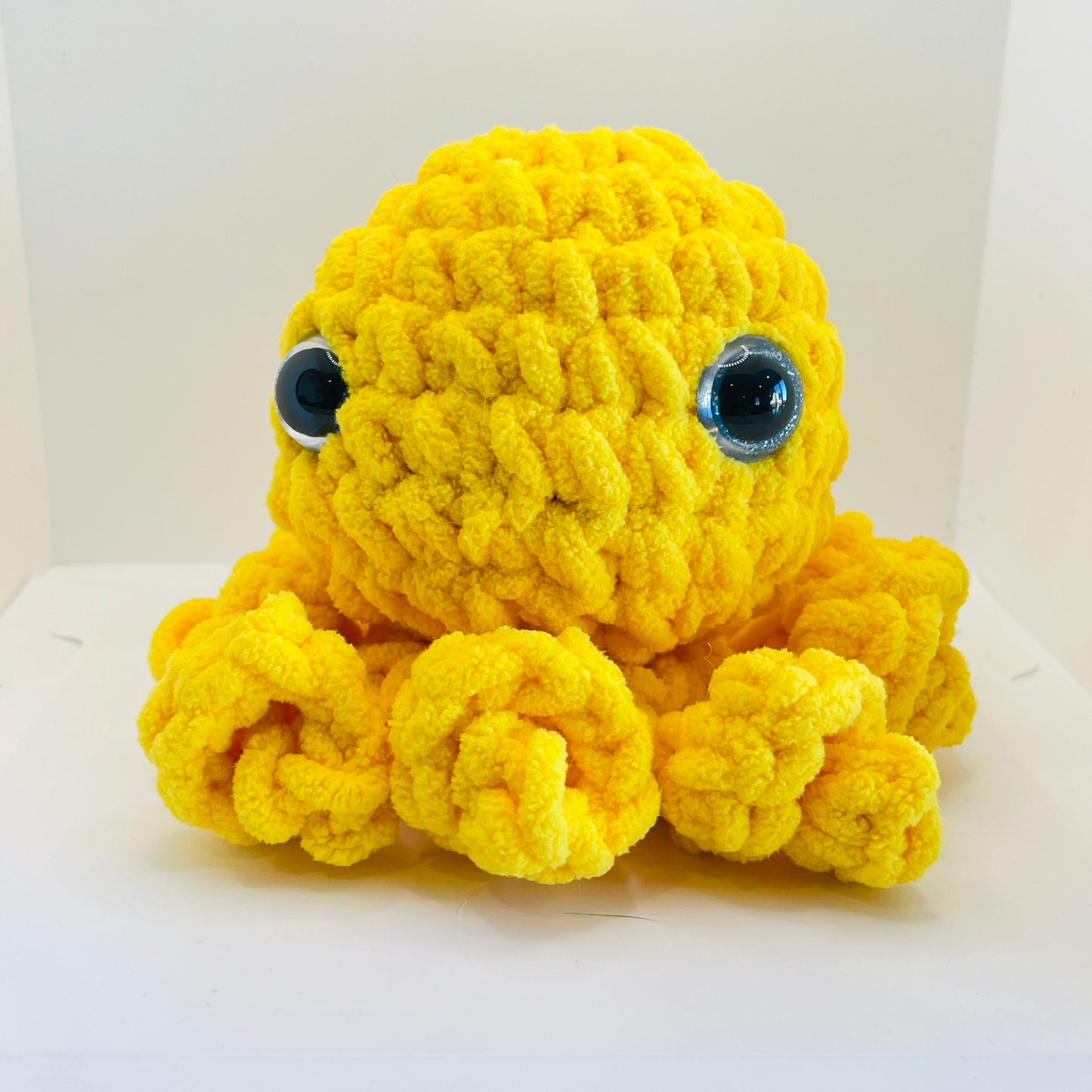 Ollie Octo - Bright Yellow
